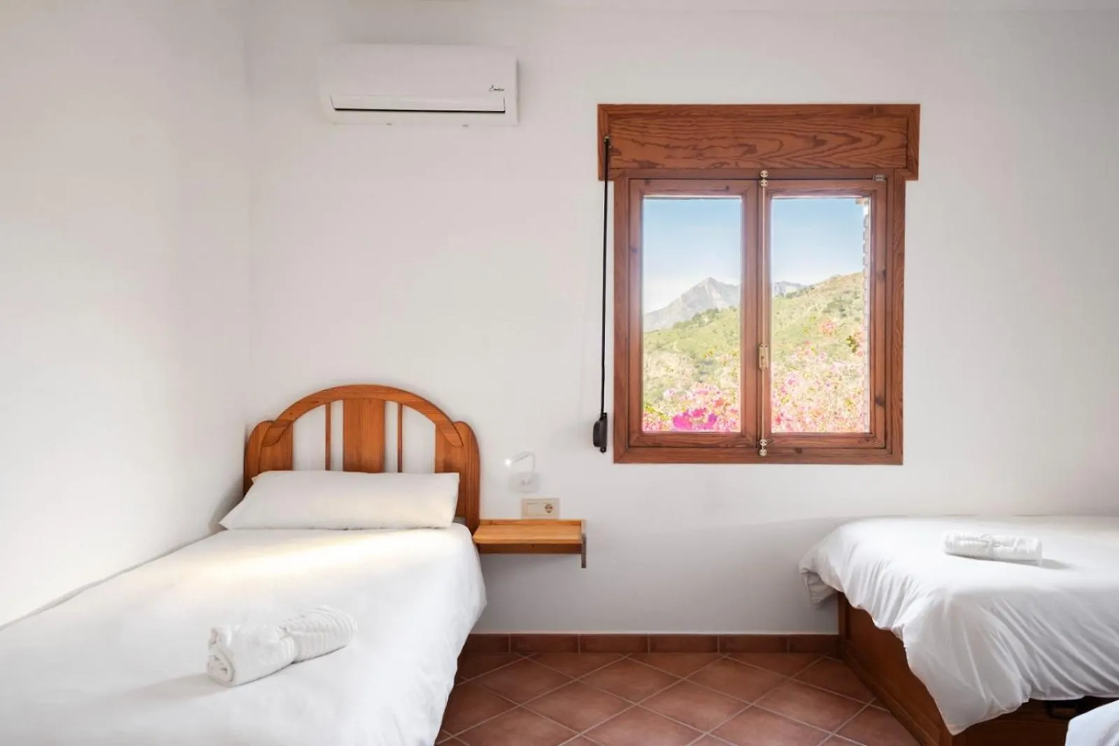 Breathtaking Velez Viewpoint Villa Velez de Benaudalla